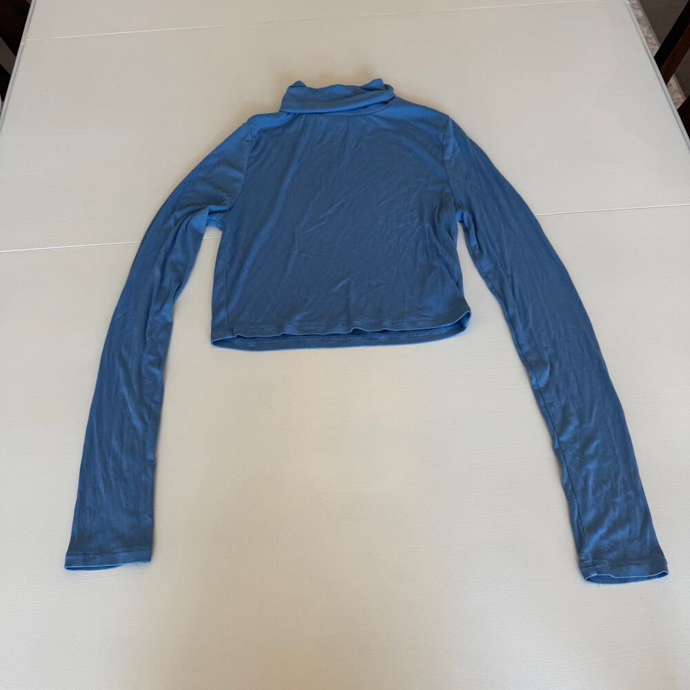 Aritzia Sunday Best Blue Ribbed Turtleneck Cropped Size Medium Long Sleeve Light